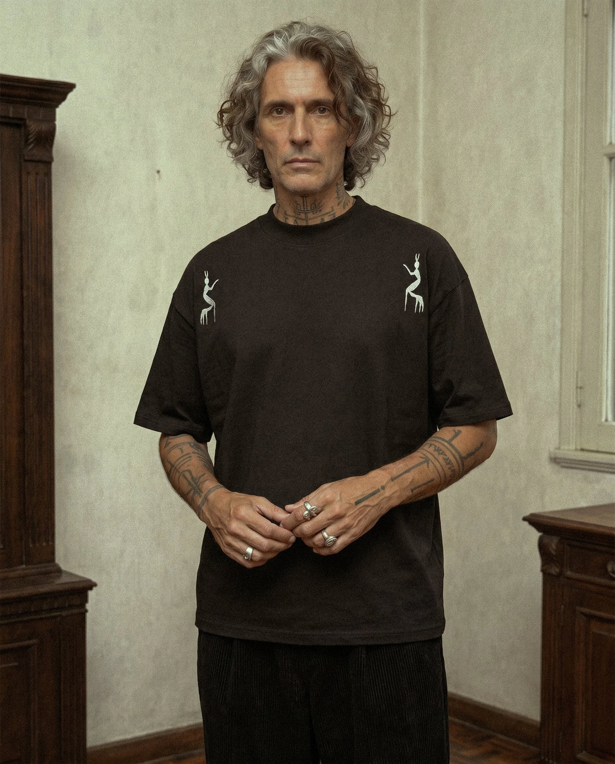 OVERSIZED BLACK ṚΛÏṢ MEN — view 2
