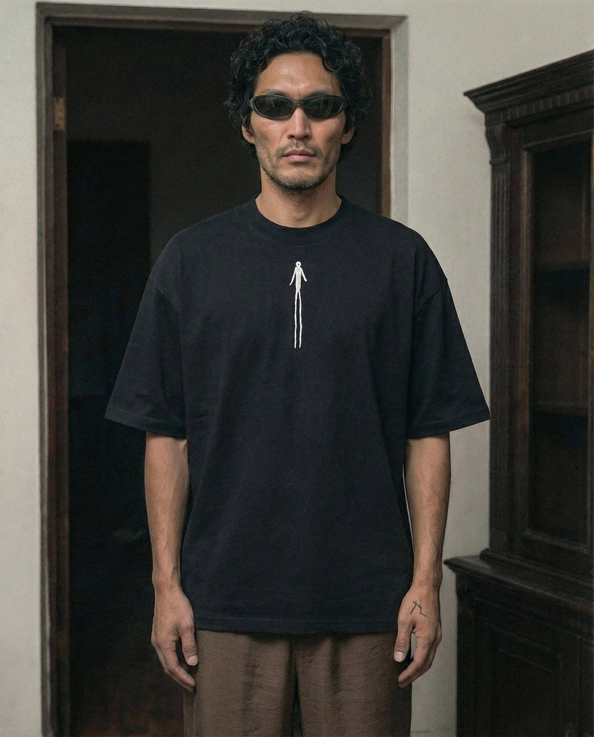 OVERSIZED BLACK ÄÜṚЇ MEN — view 3