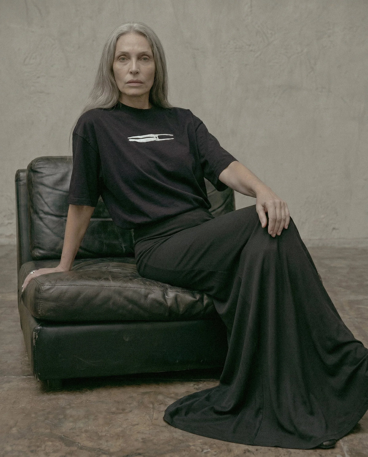 OVERSIZED BLACK ḶÜṀЇṚÄ