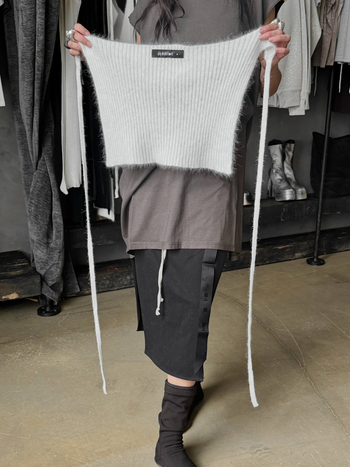 ANGORA APRON  WHITE (mini)