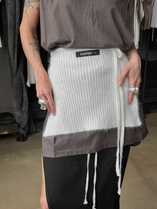 ANGORA APRON  WHITE (mini)