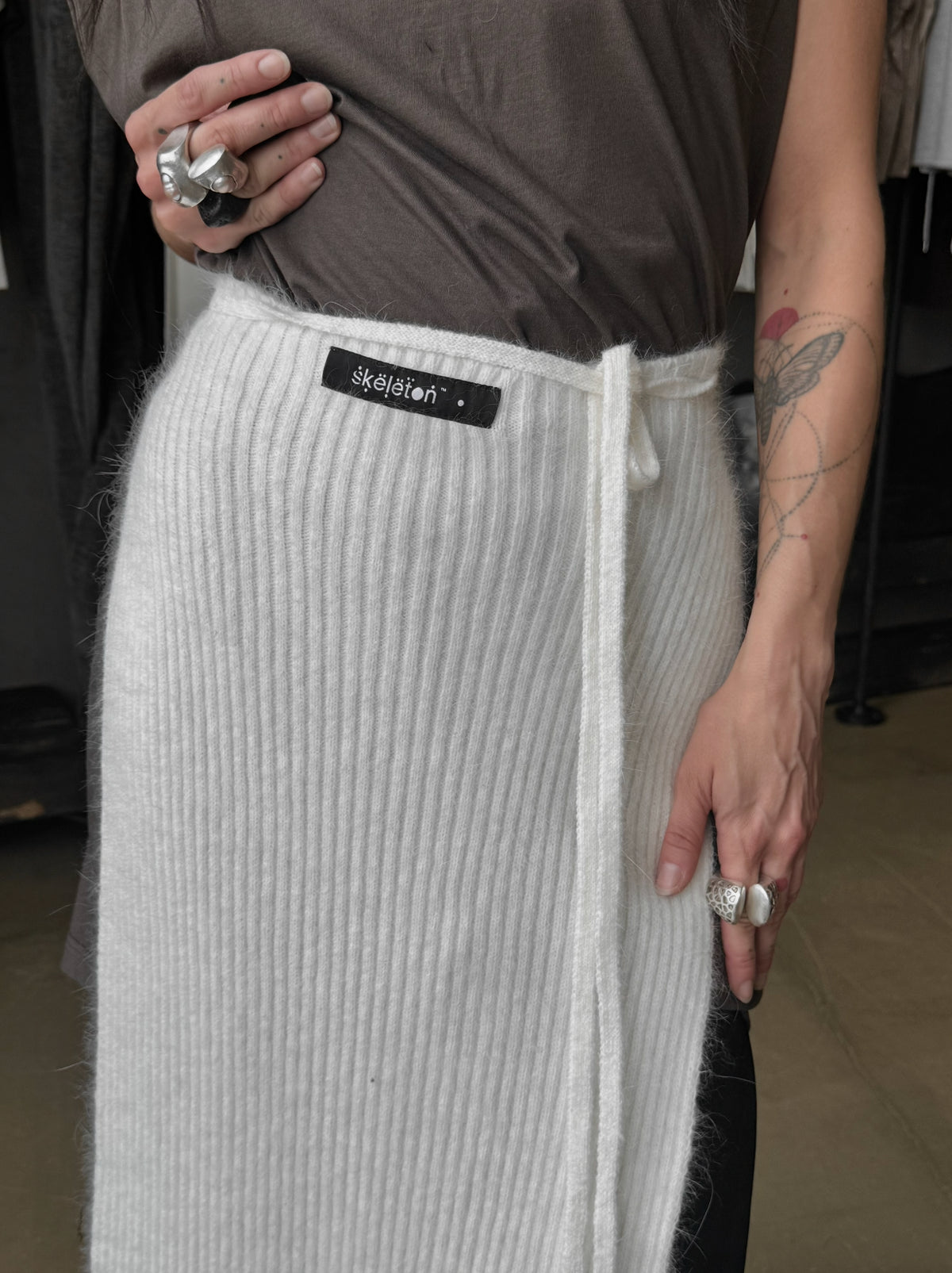 ANGORA APRON WHITE (long) — view 4