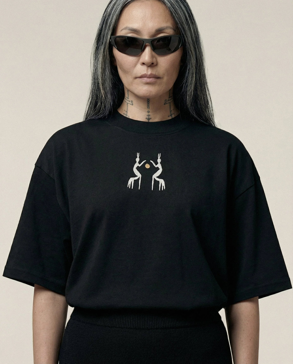 OVERSIZED BLACK ṚΛÏṢ — view 2