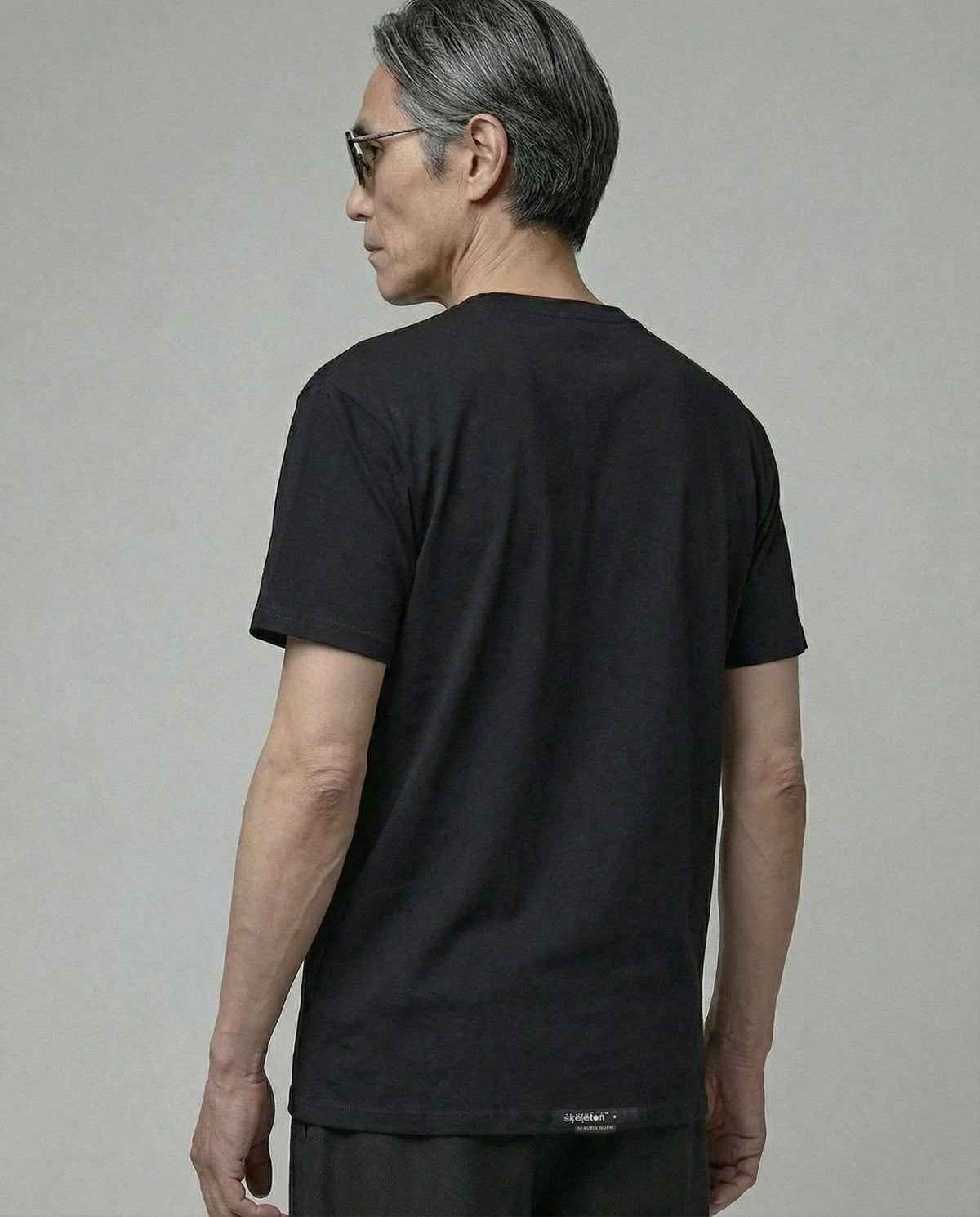 CLASSIC BLACK ÄÜṚЇ MEN — view 3