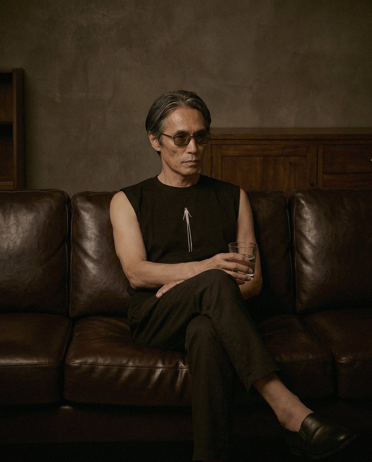 SLEEVELESS BLACK ÄÜṚЇ MEN — view 3