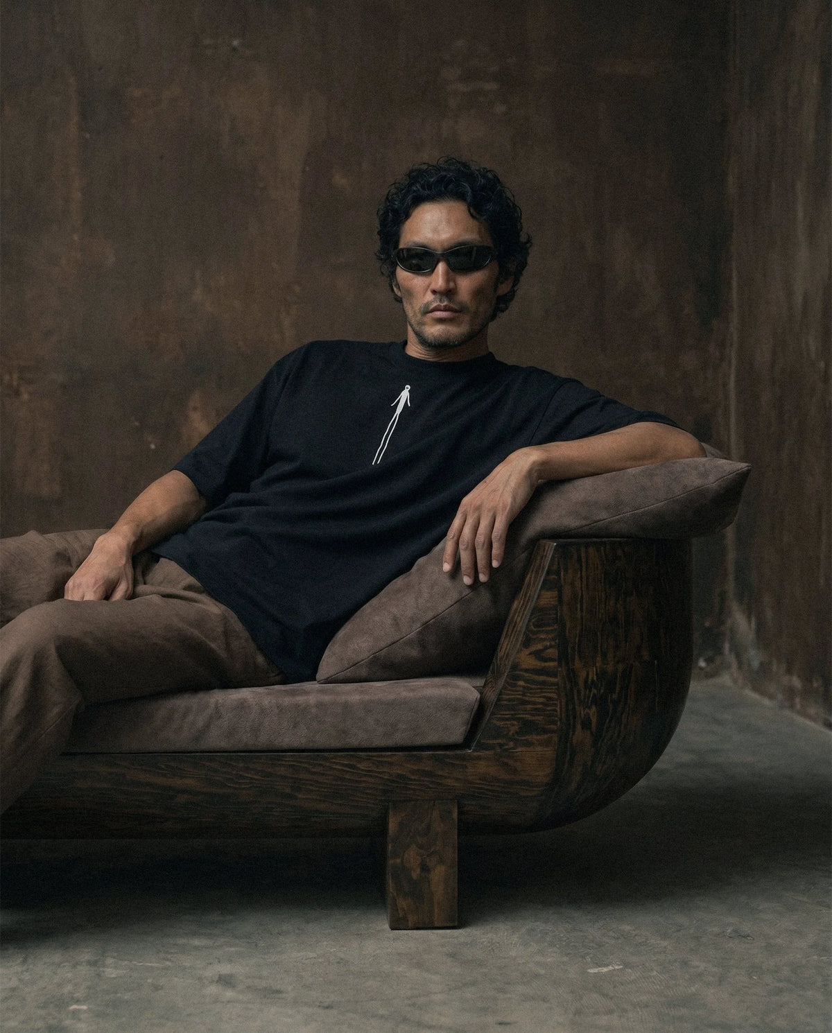 OVERSIZED BLACK ÄÜṚЇ MEN — view 2