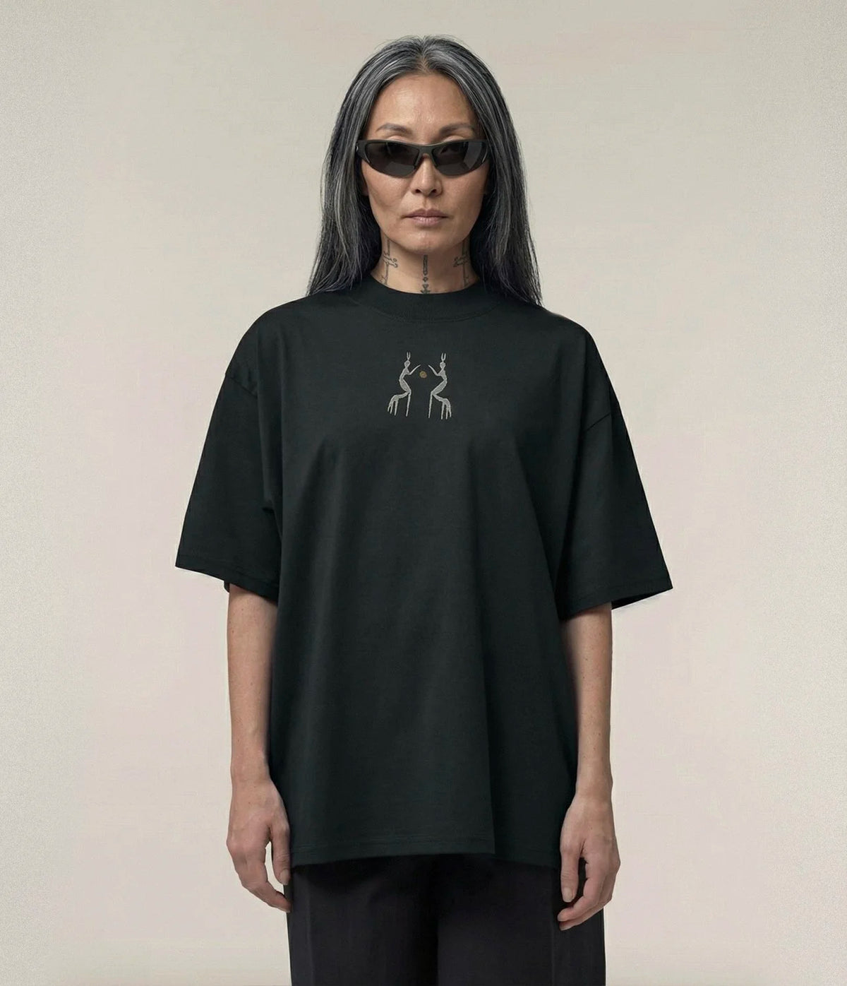 OVERSIZED BLACK ṚΛÏṢ — view 4
