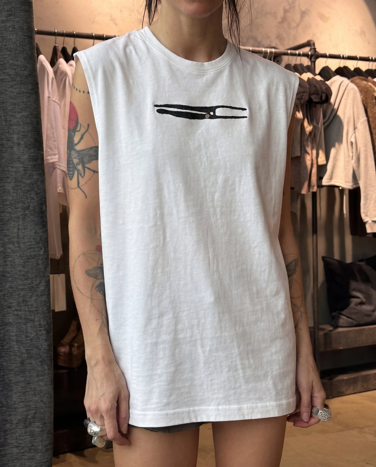SLEEVELESS WHITE ḶÜṀЇṚÄ — view 4