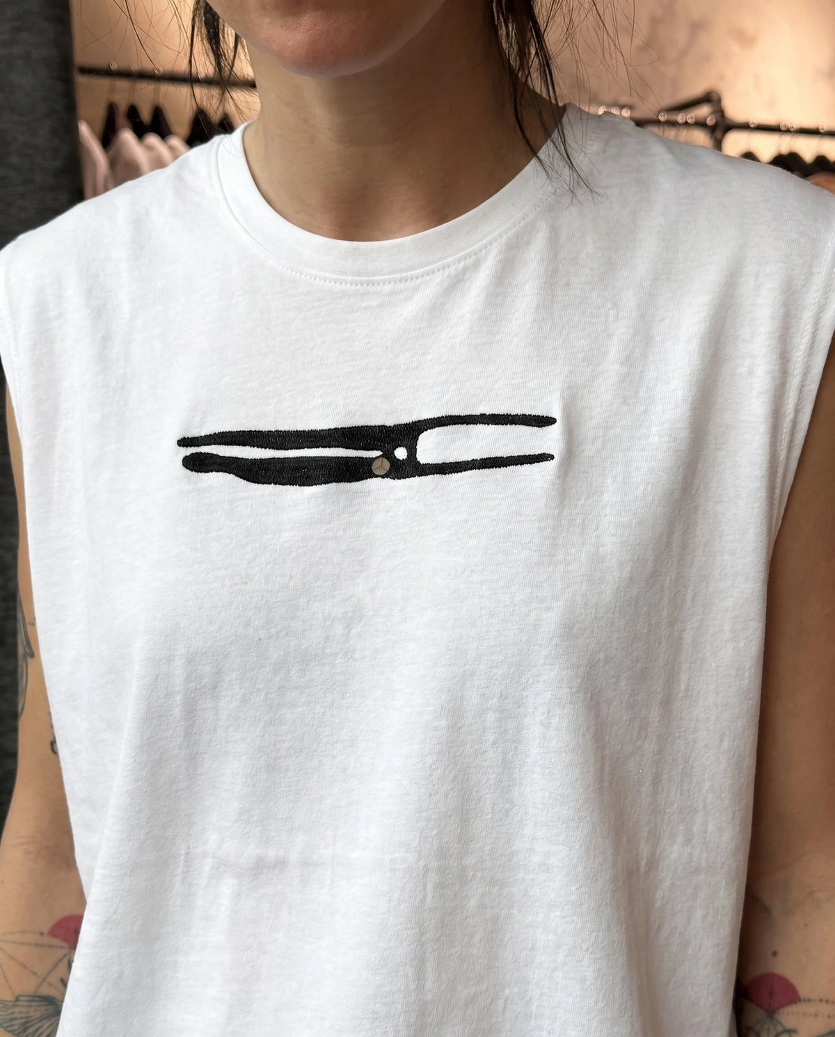 SLEEVELESS WHITE ḶÜṀЇṚÄ — view 2