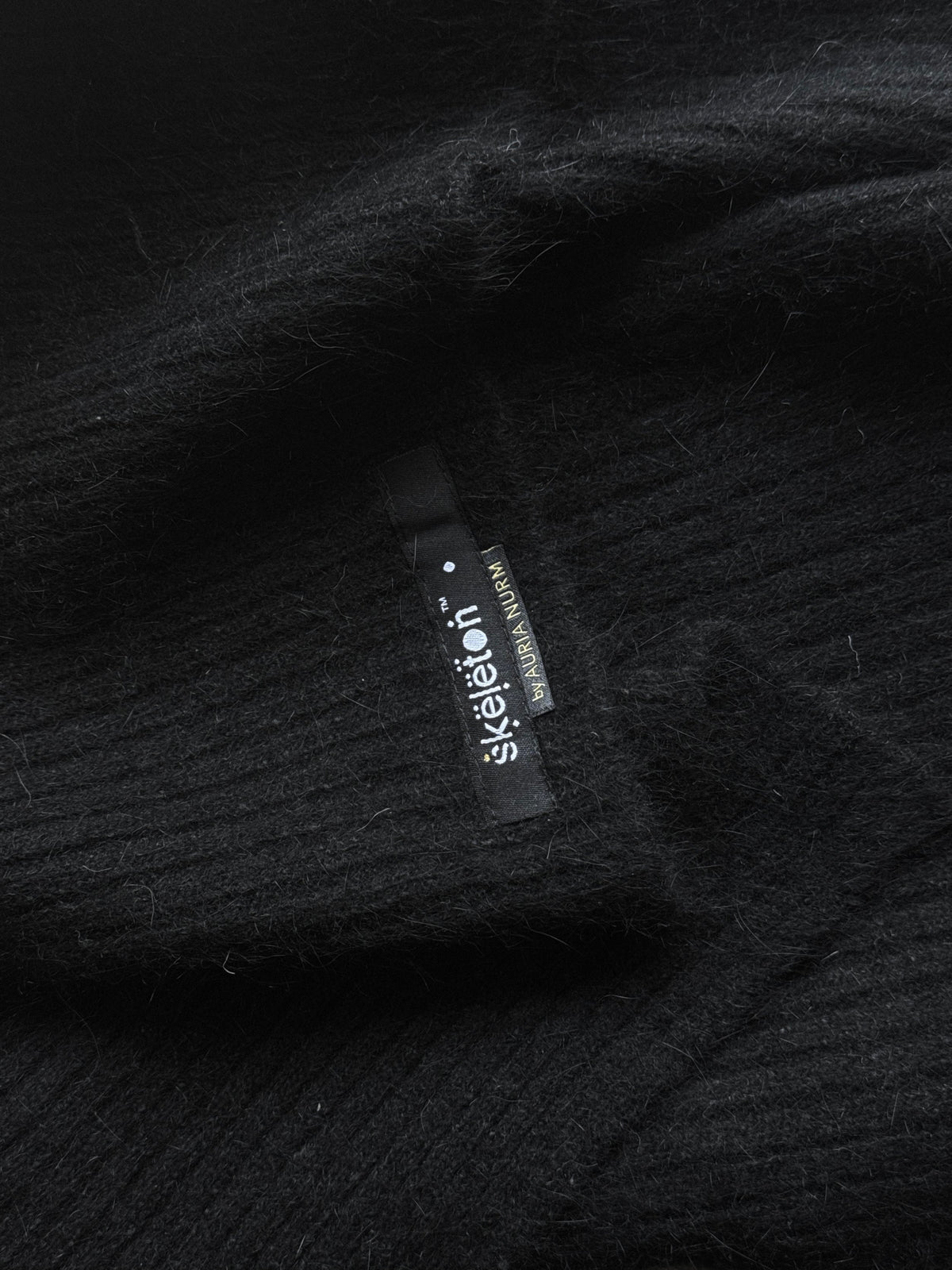 ANGORA APRON BLACK (long) — view 9