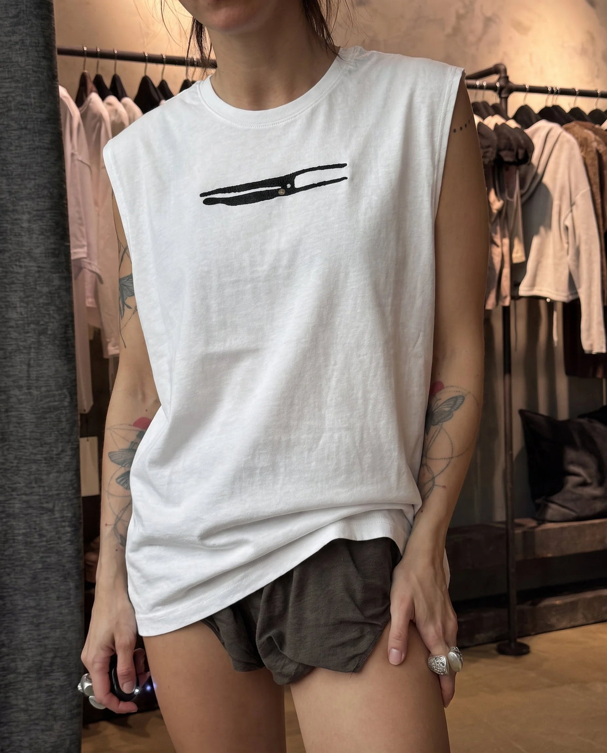SLEEVELESS WHITE ḶÜṀЇṚÄ — view 3