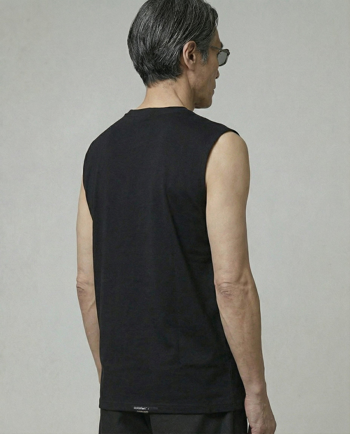 SLEEVELESS BLACK ÄÜṚЇ MEN — view 5